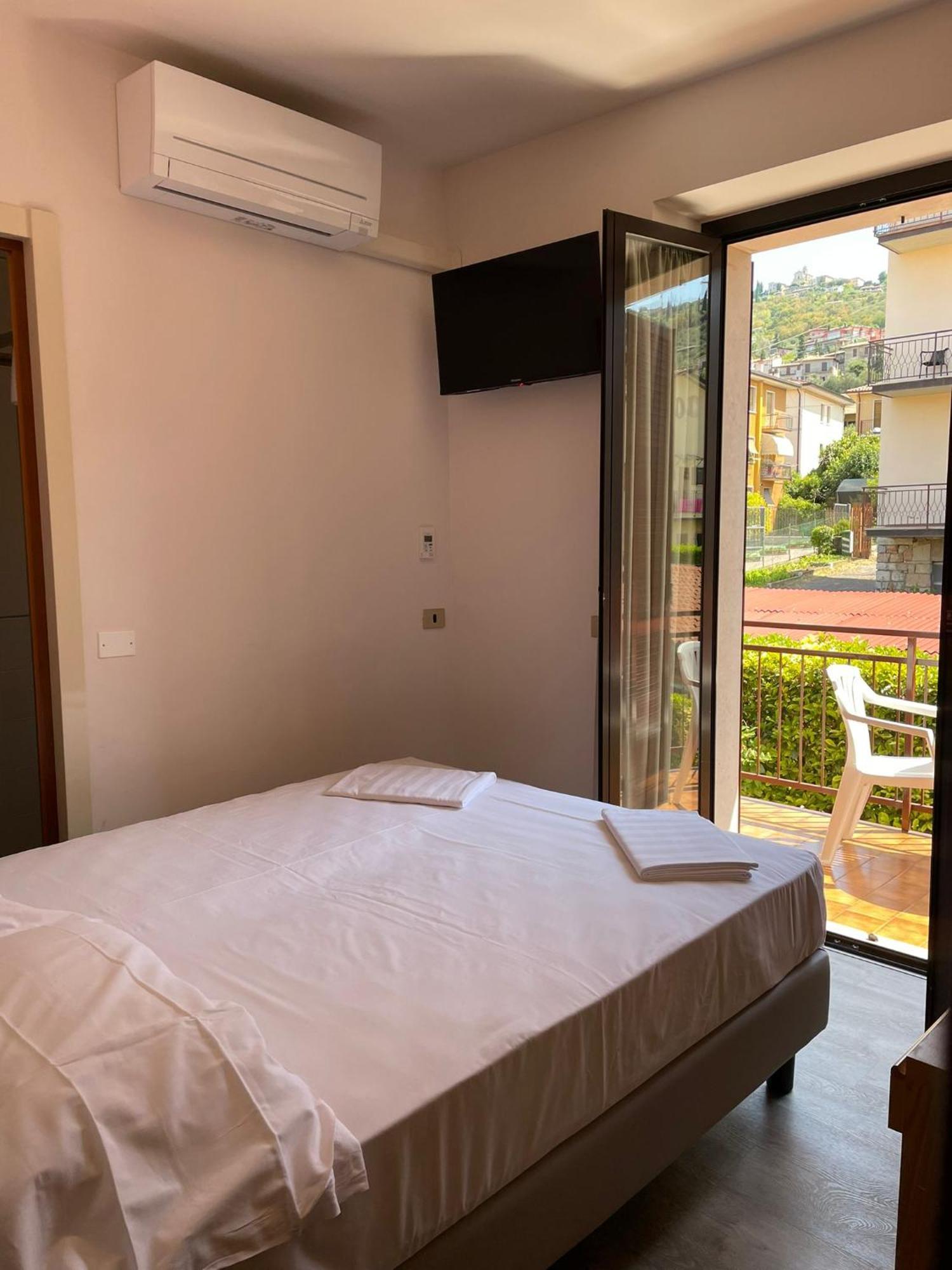 Garni Onda Hotel Torri Del Benaco Bilik gambar