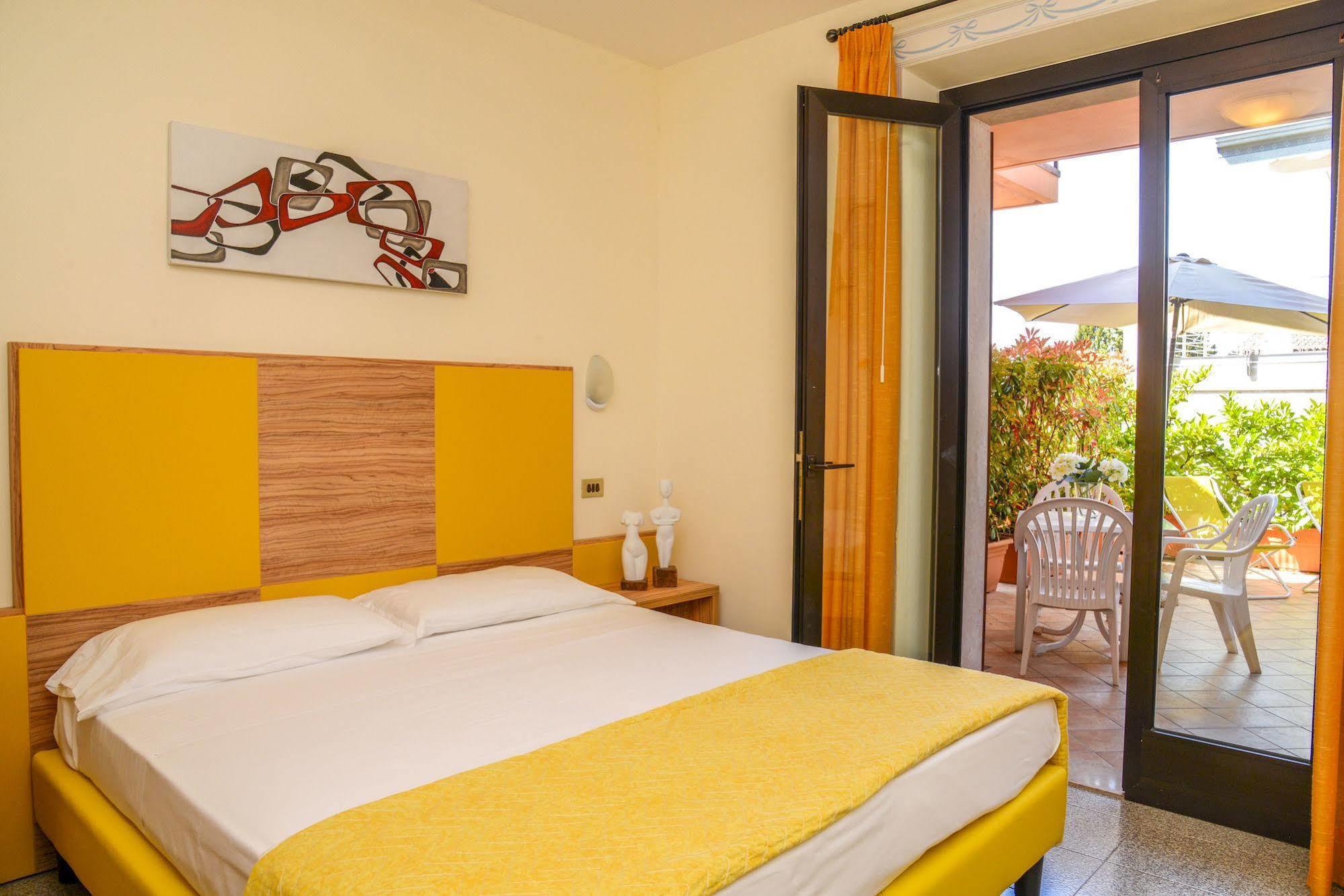 Garni Onda Hotel Torri Del Benaco Luaran gambar
