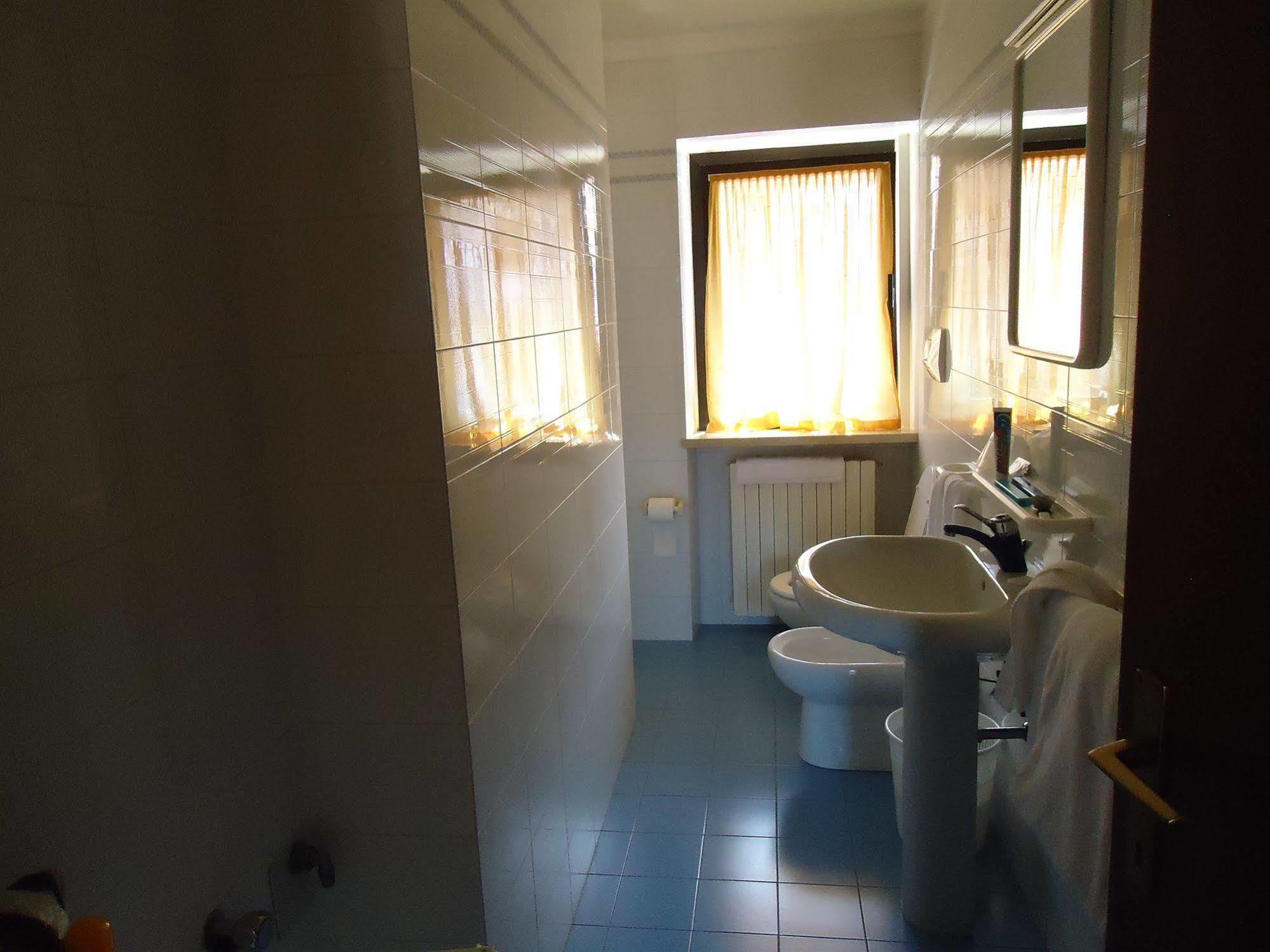 Garni Onda Hotel Torri Del Benaco Luaran gambar
