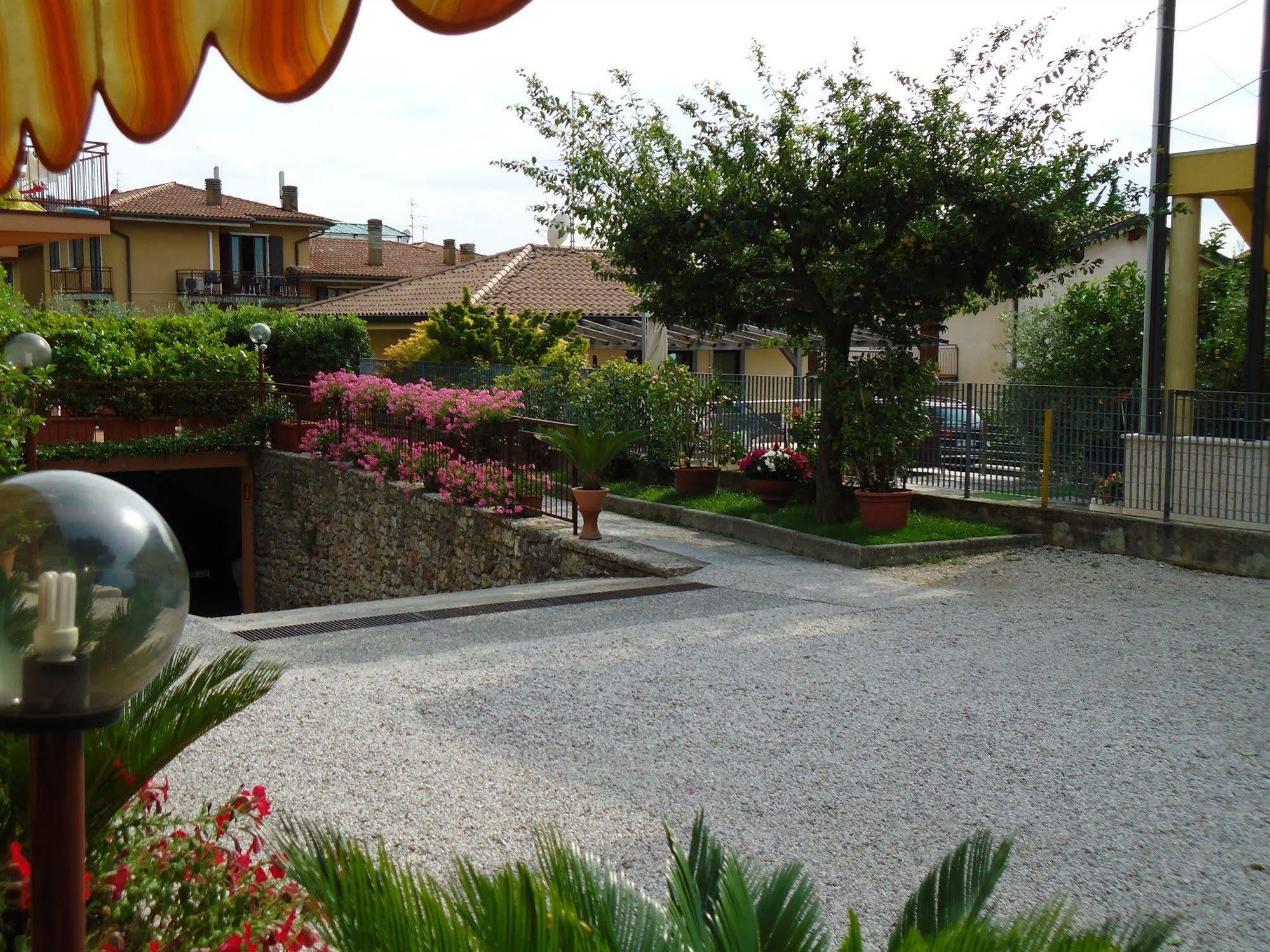 Garni Onda Hotel Torri Del Benaco Luaran gambar