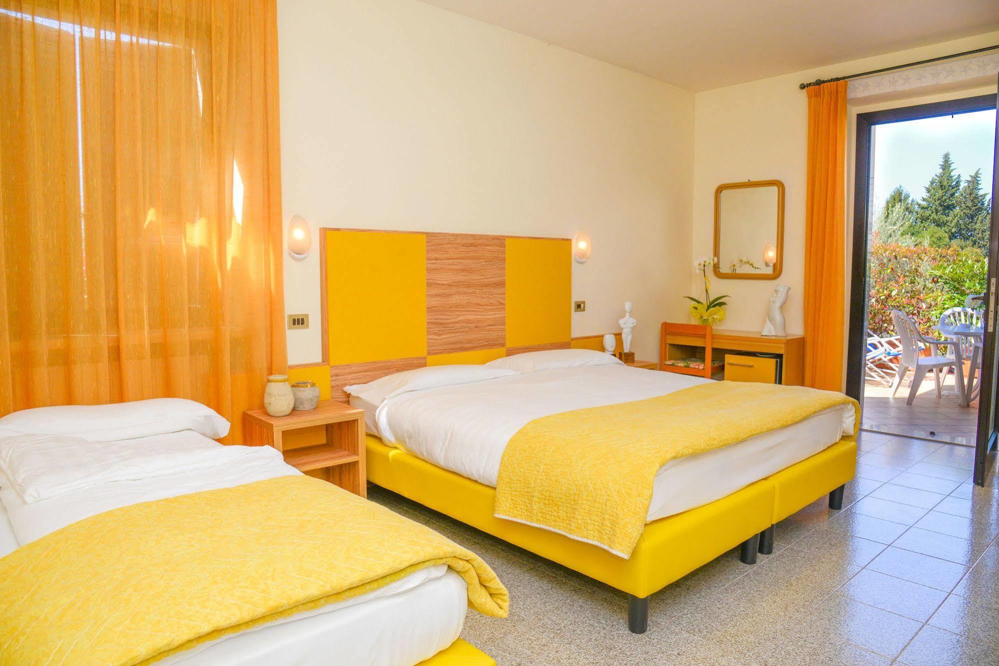 Garni Onda Hotel Torri Del Benaco Luaran gambar