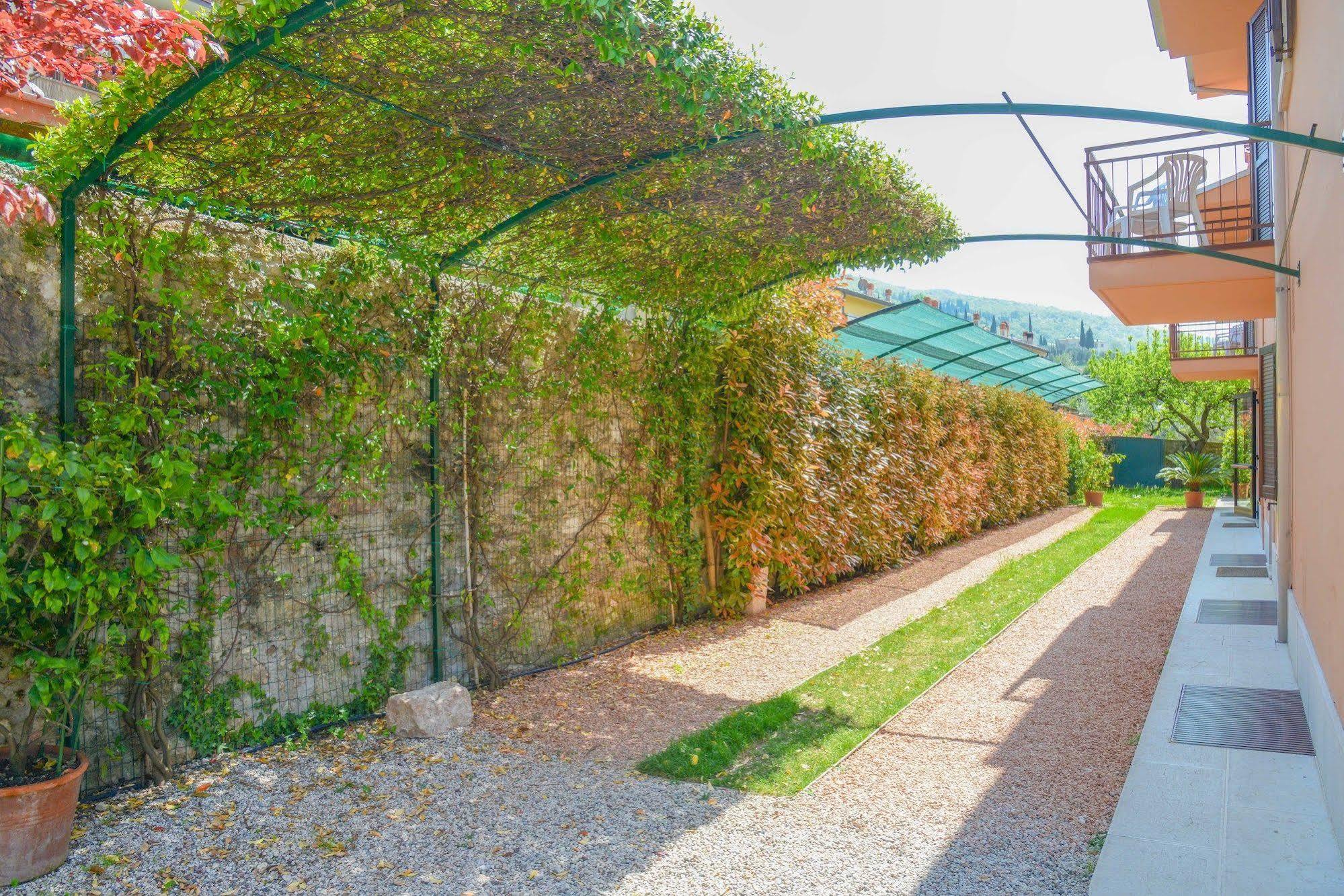 Garni Onda Hotel Torri Del Benaco Luaran gambar