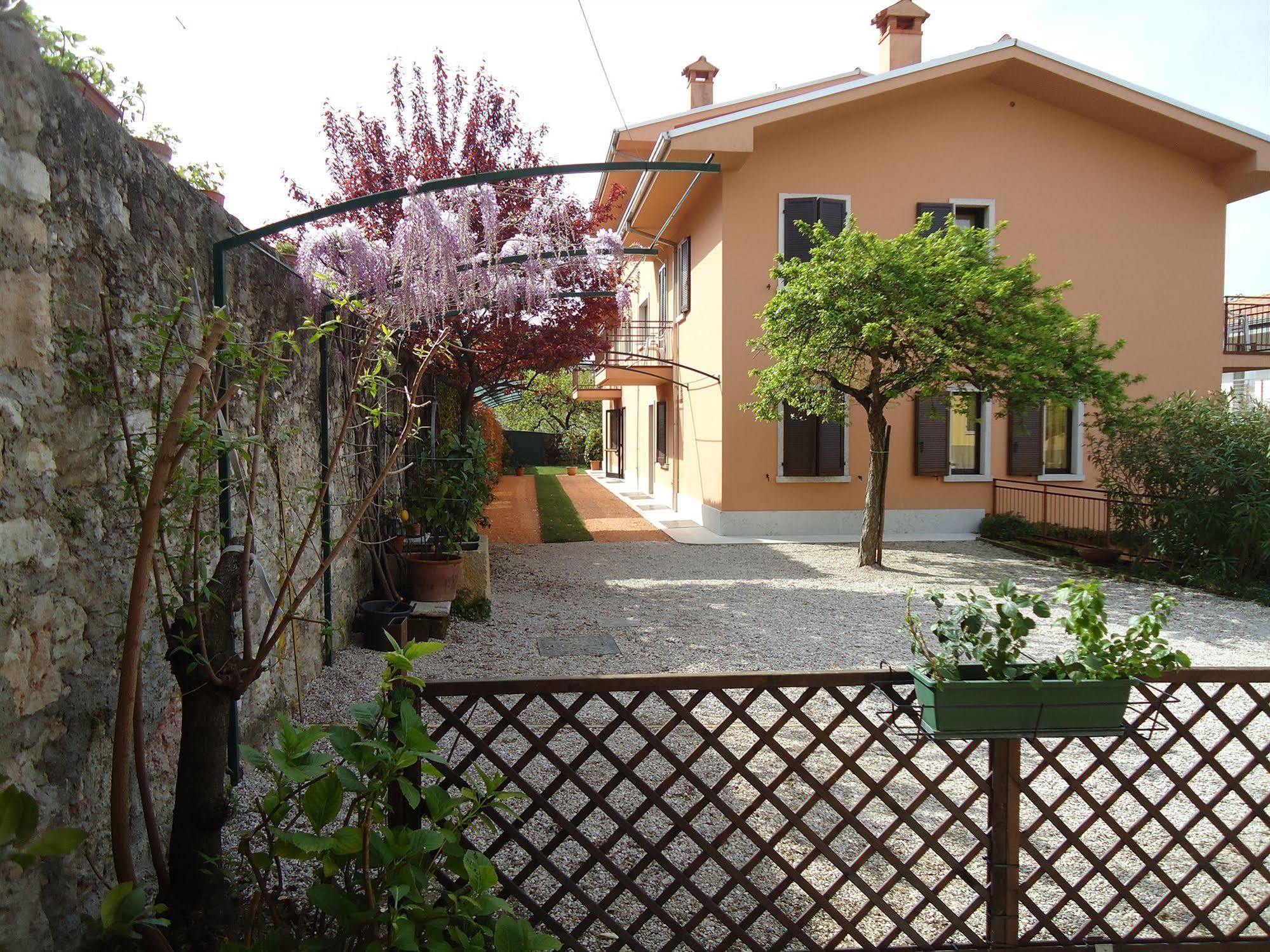 Garni Onda Hotel Torri Del Benaco Luaran gambar